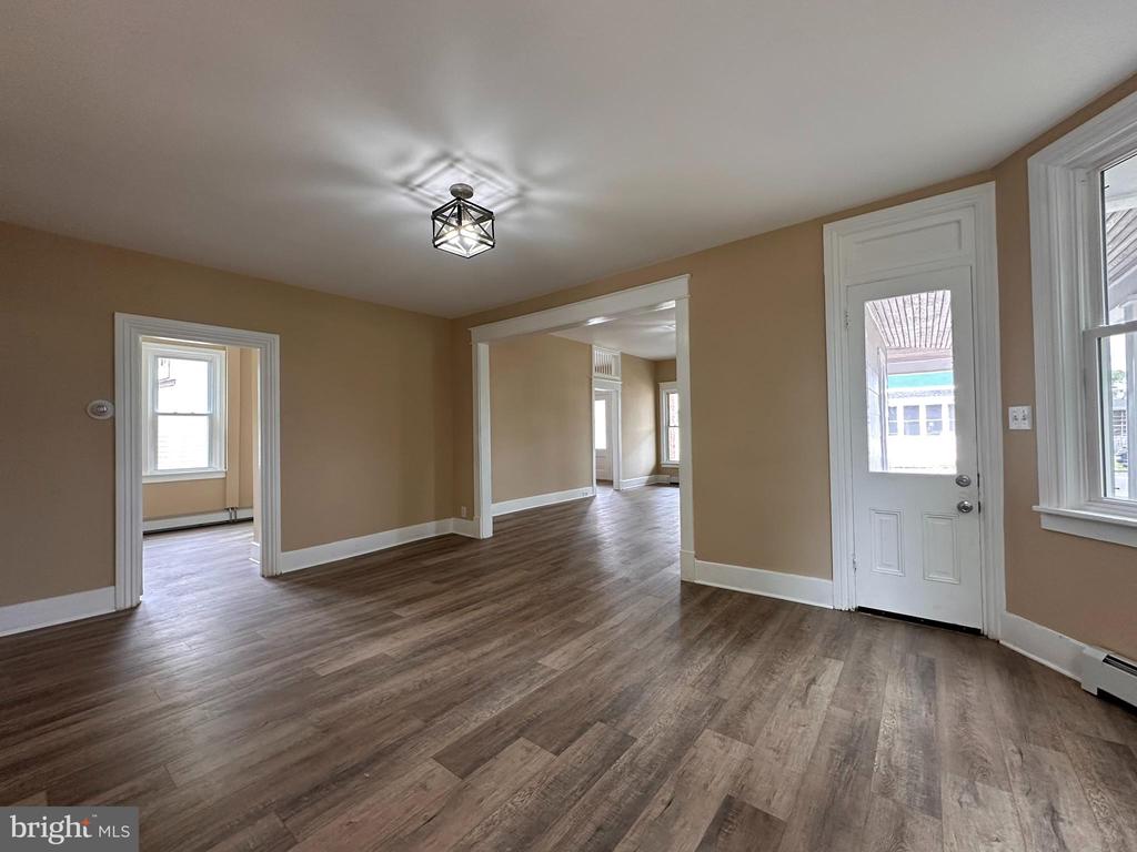144 N Main St
