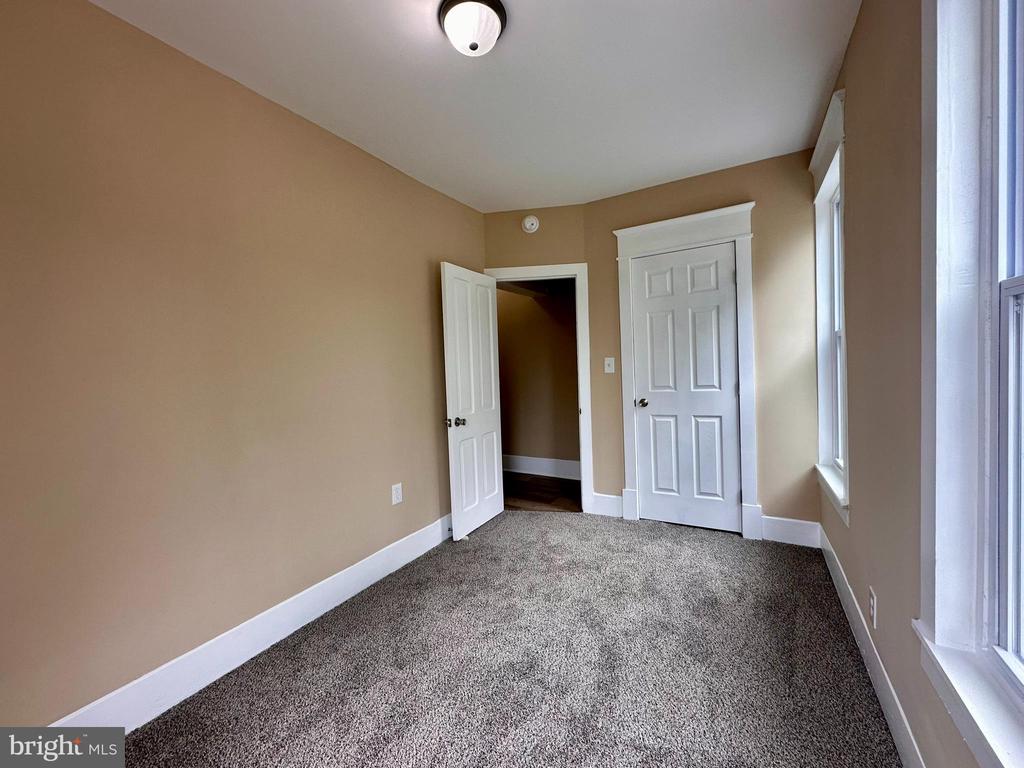 144 N Main St