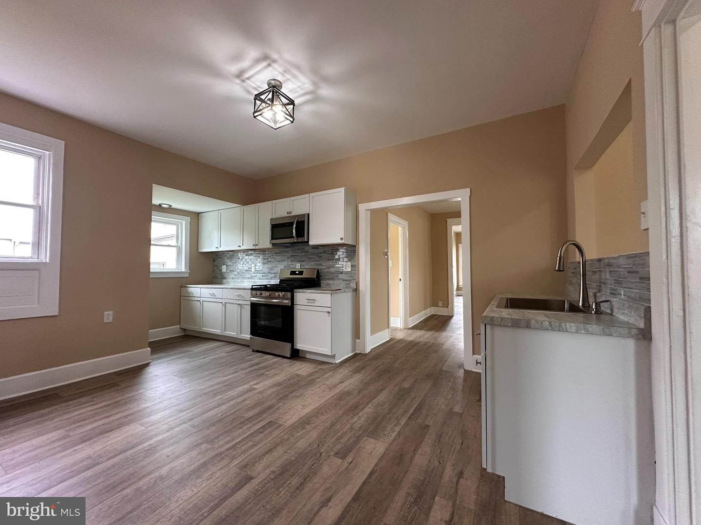 144 N Main St