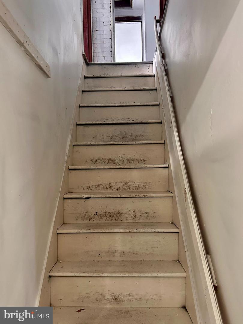 144 N Main St