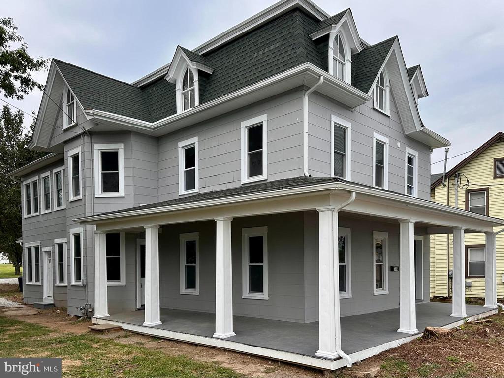 144 N Main St