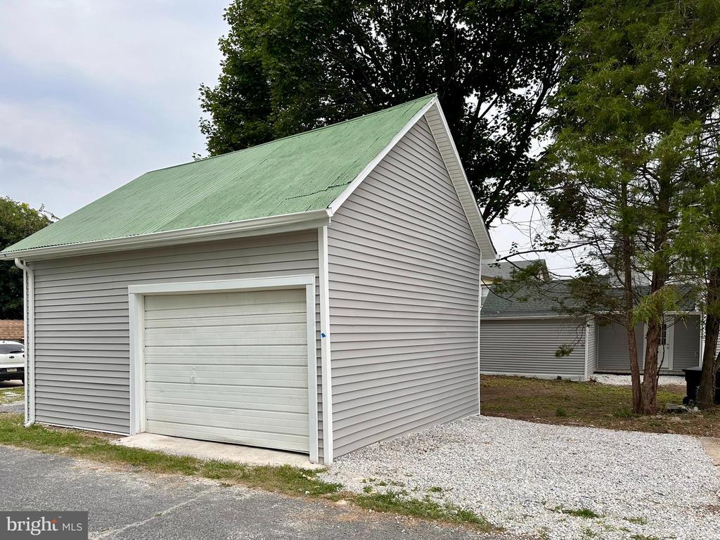 144 N Main St