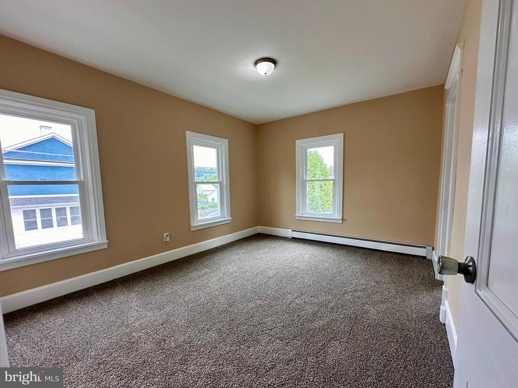 144 N Main St