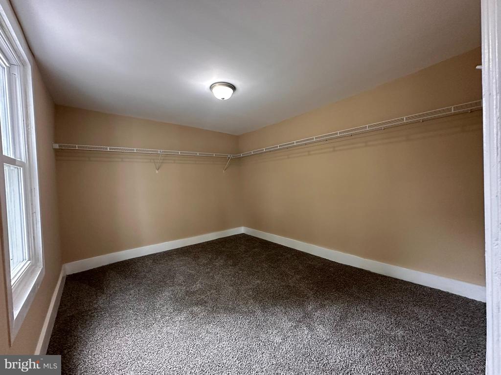144 N Main St