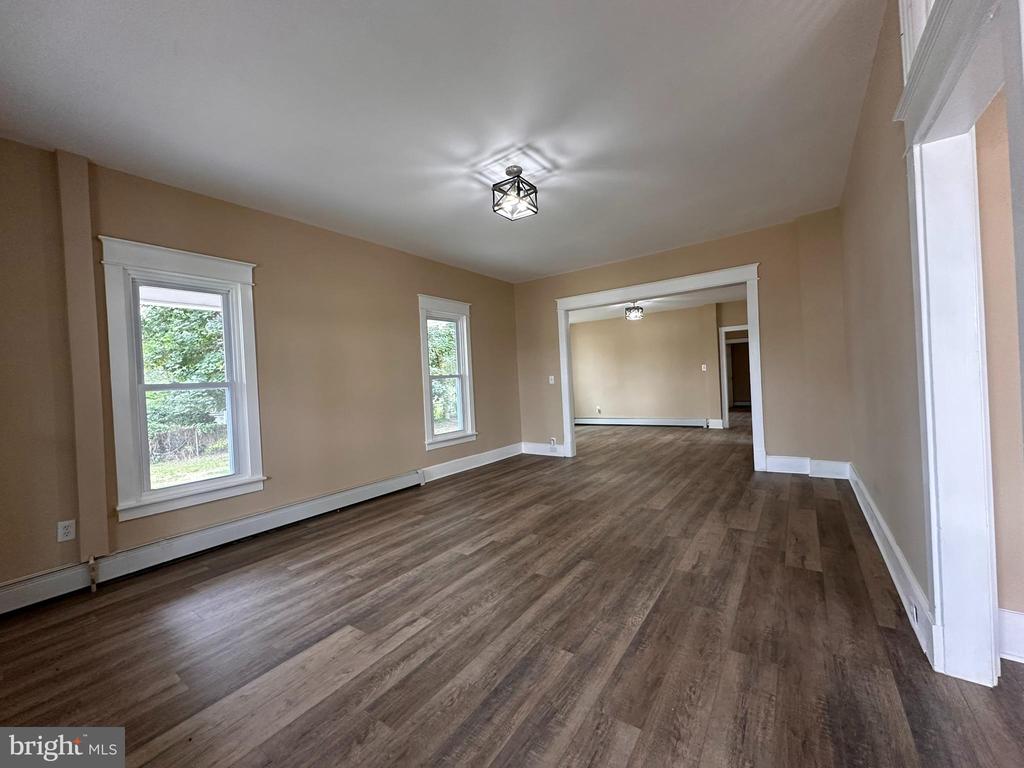 144 N Main St