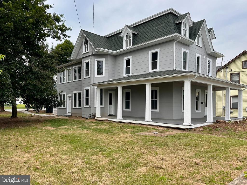 144 N Main St
