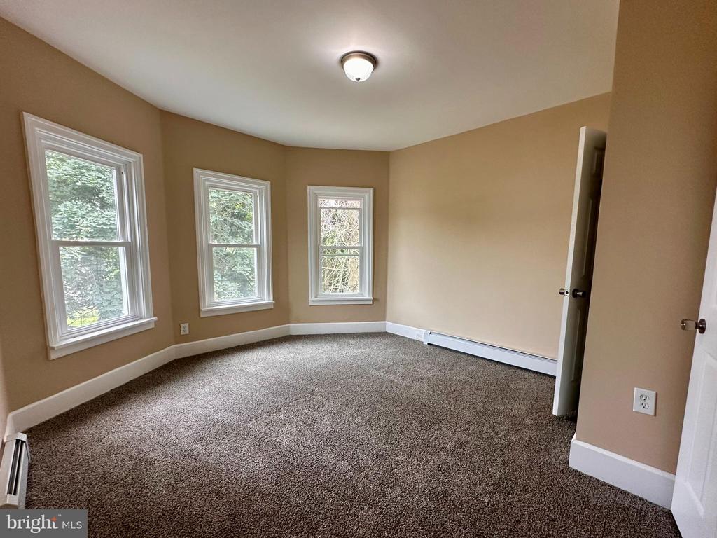 144 N Main St