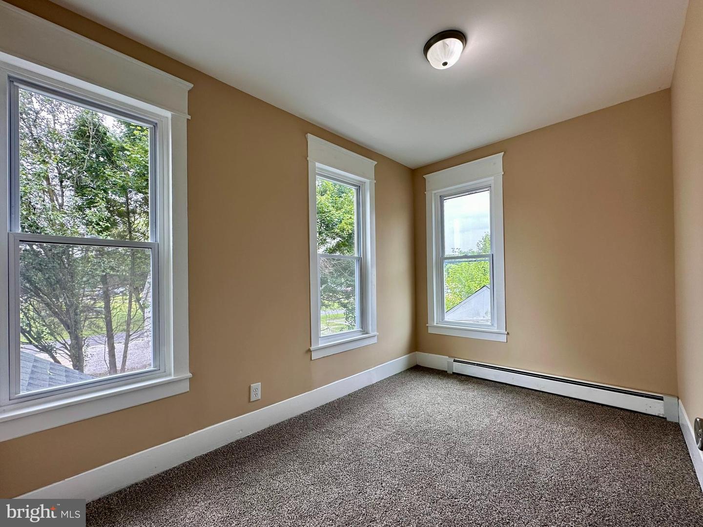 144 N Main St