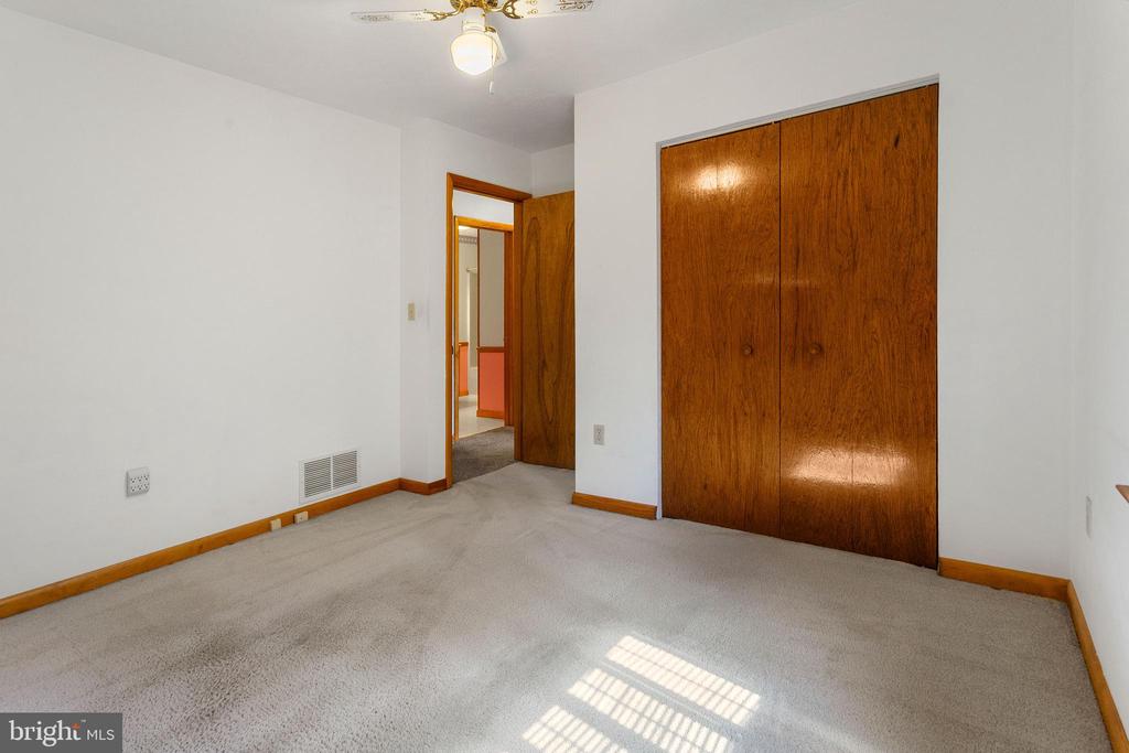 20 CREST VIEW DRIVE