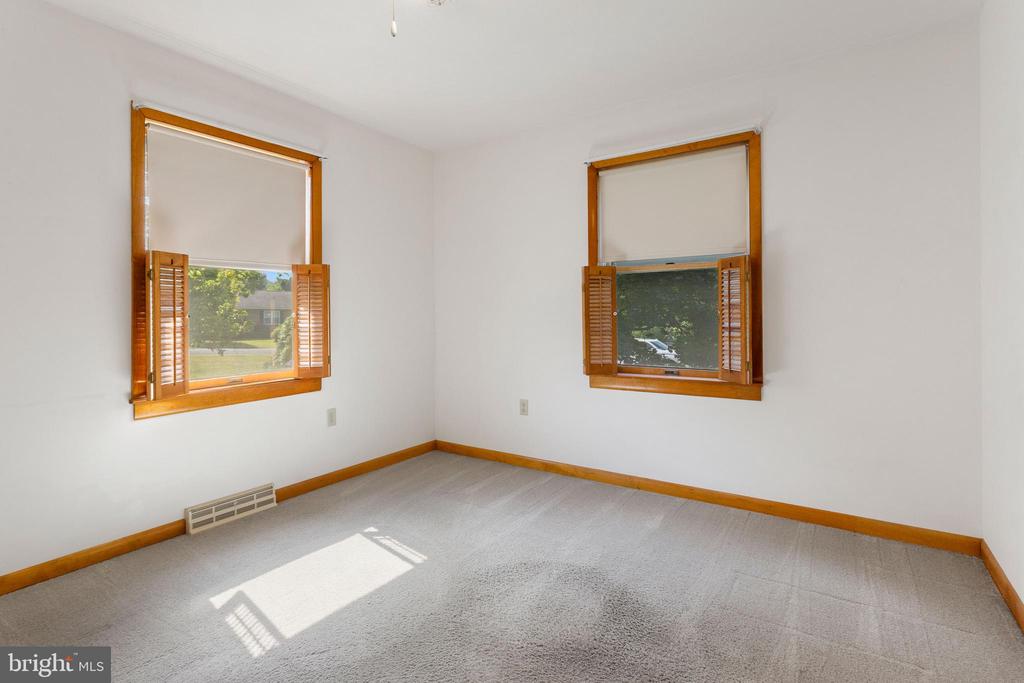 20 CREST VIEW DRIVE