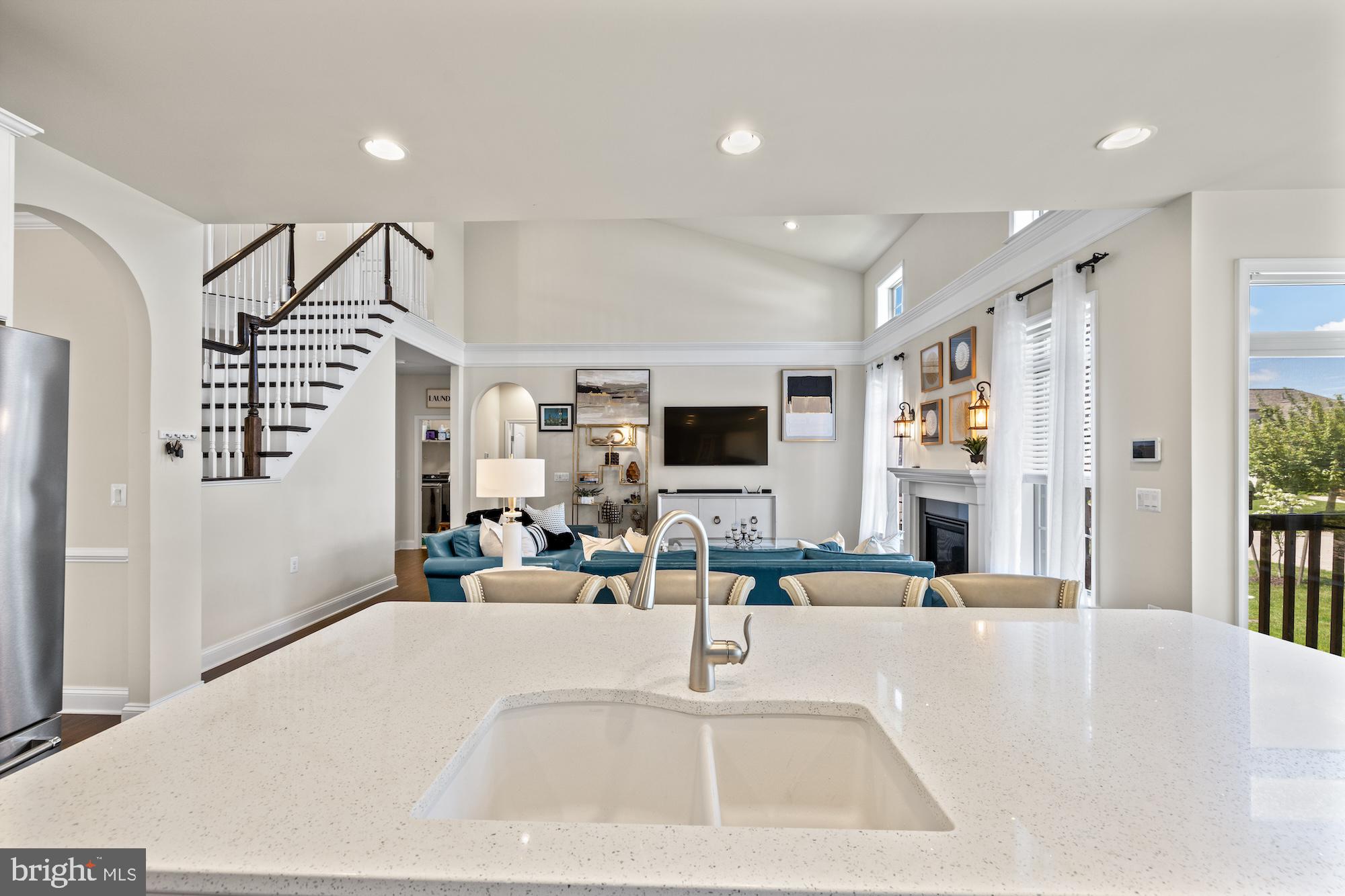 9 LOOKOUT COURT