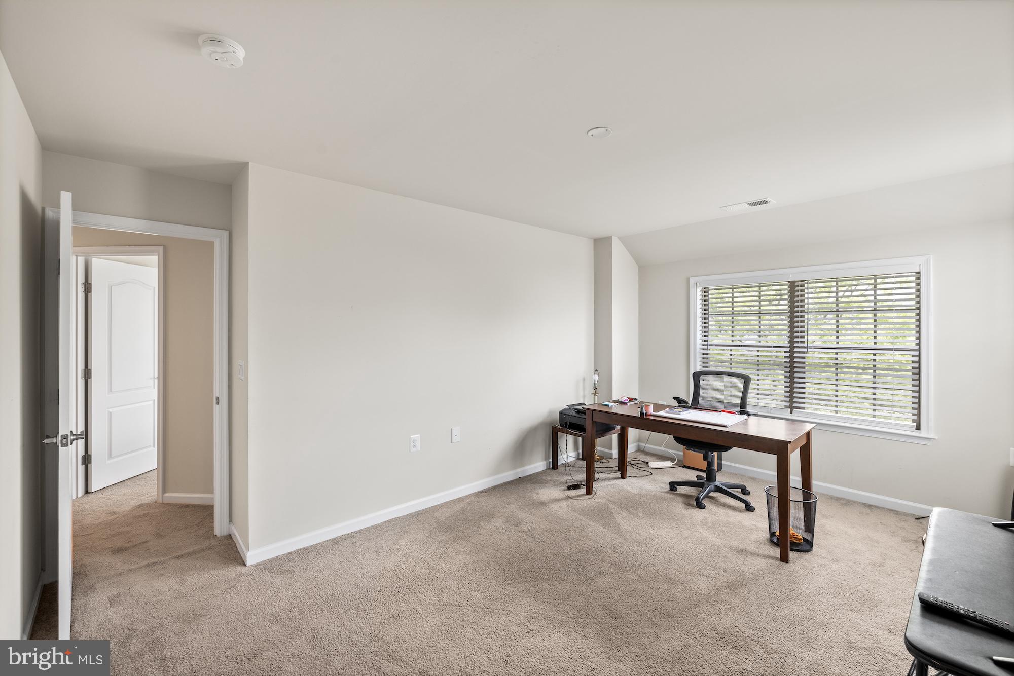 9 LOOKOUT COURT