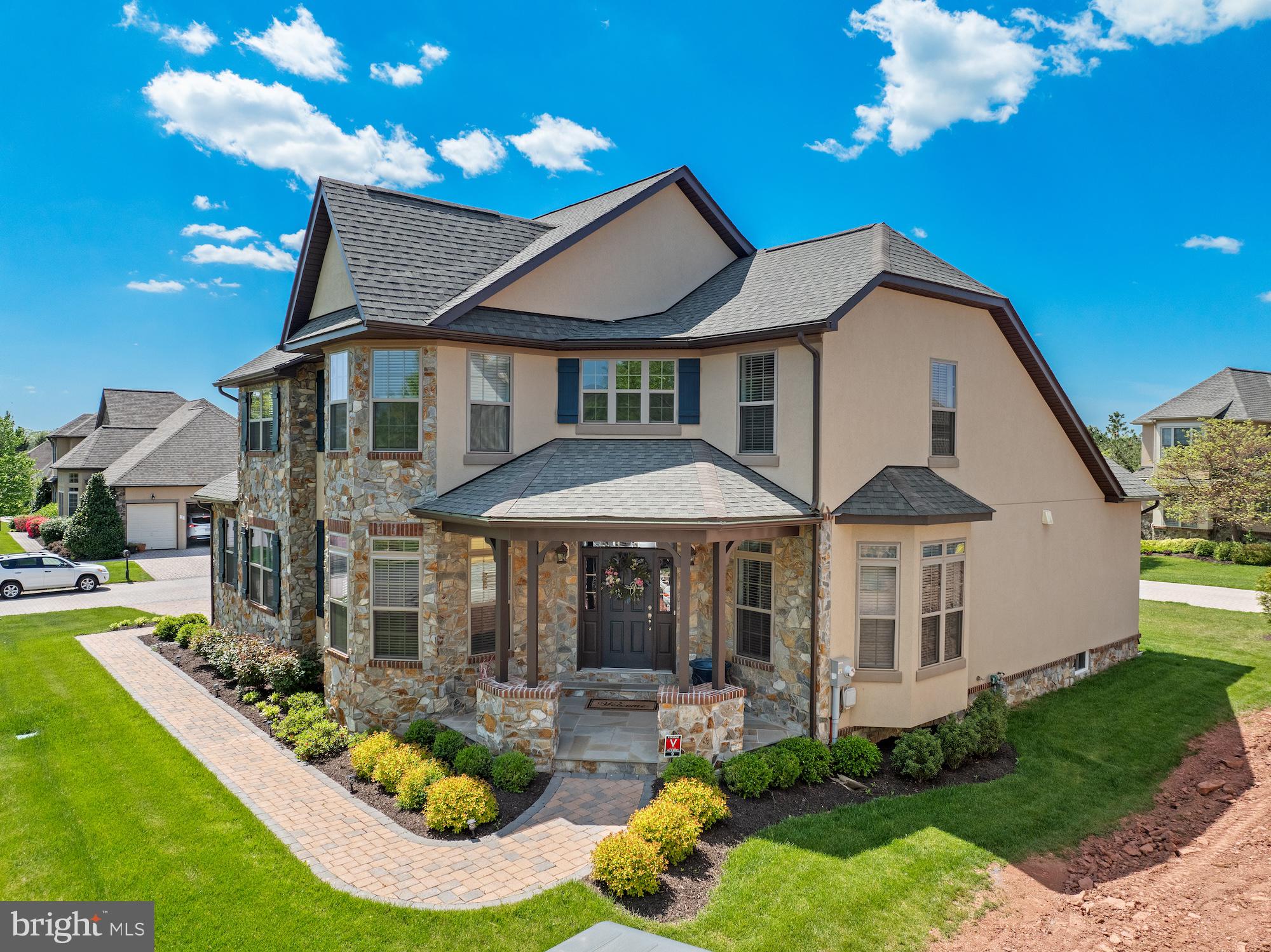 9 LOOKOUT COURT