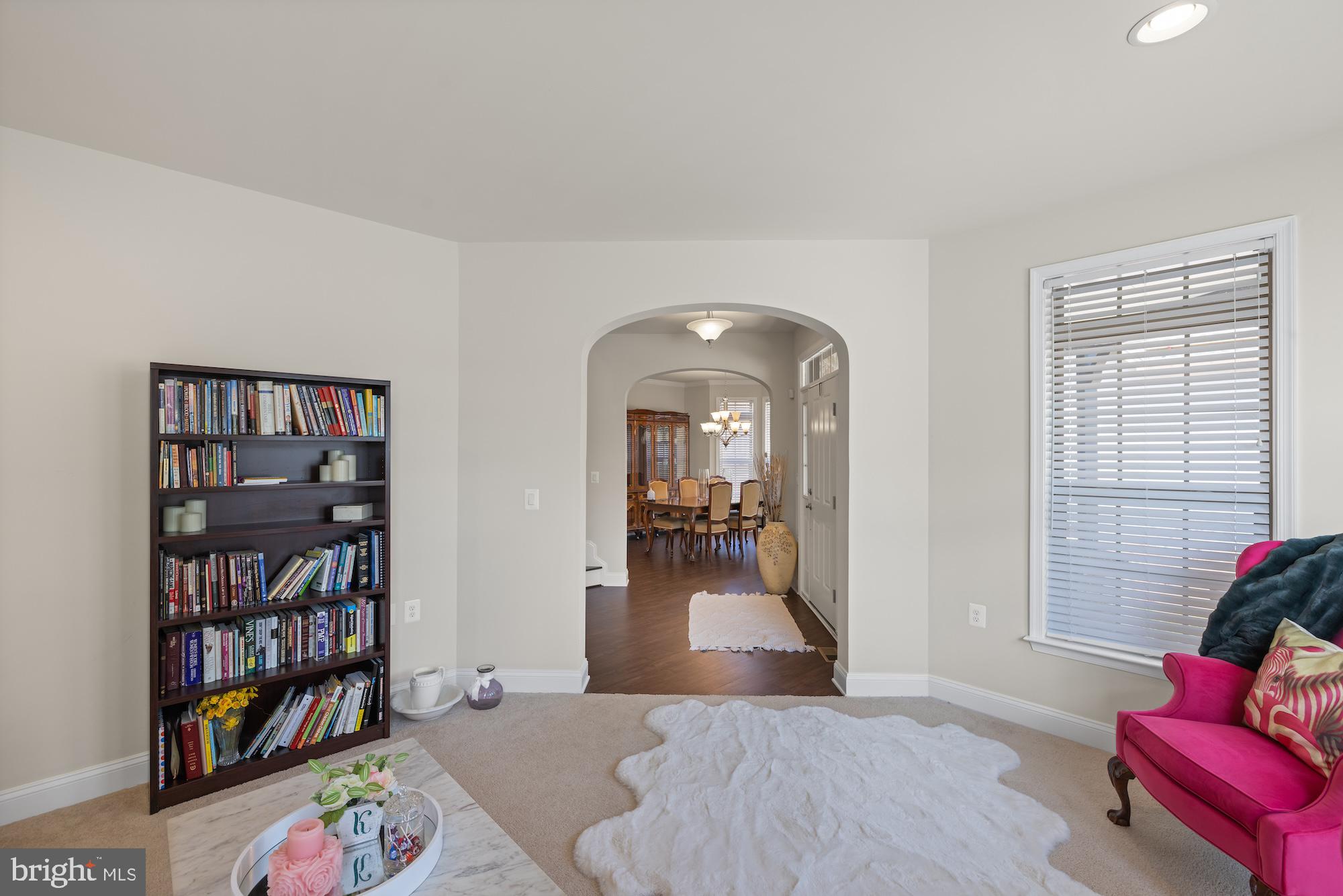9 LOOKOUT COURT