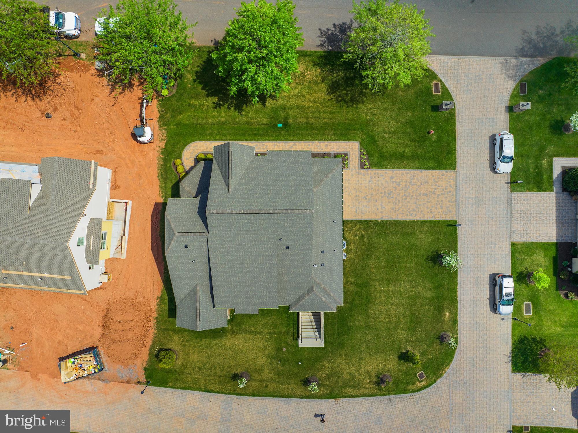 9 LOOKOUT COURT