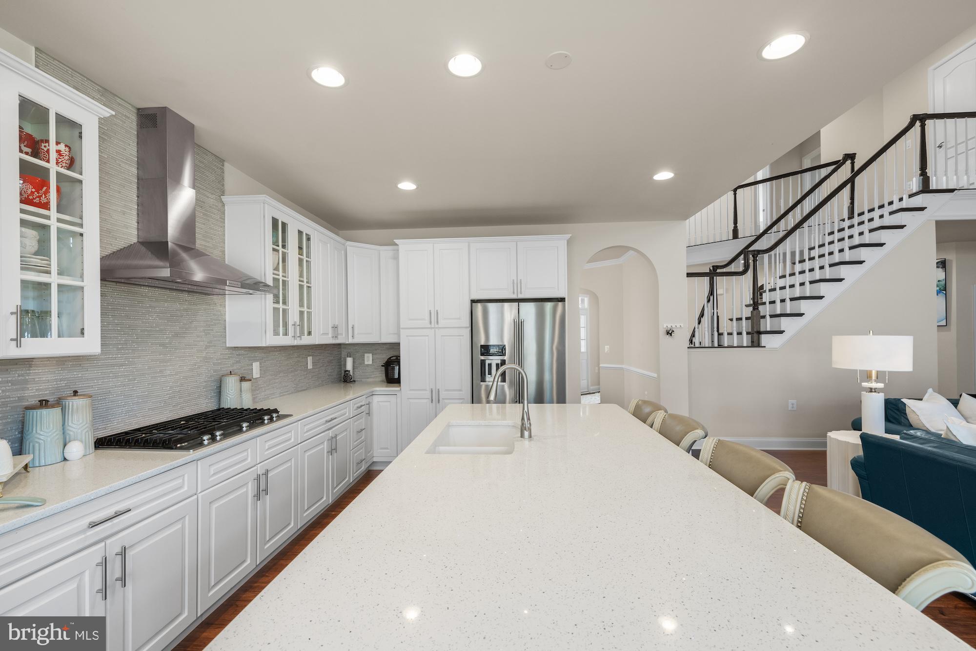 9 LOOKOUT COURT