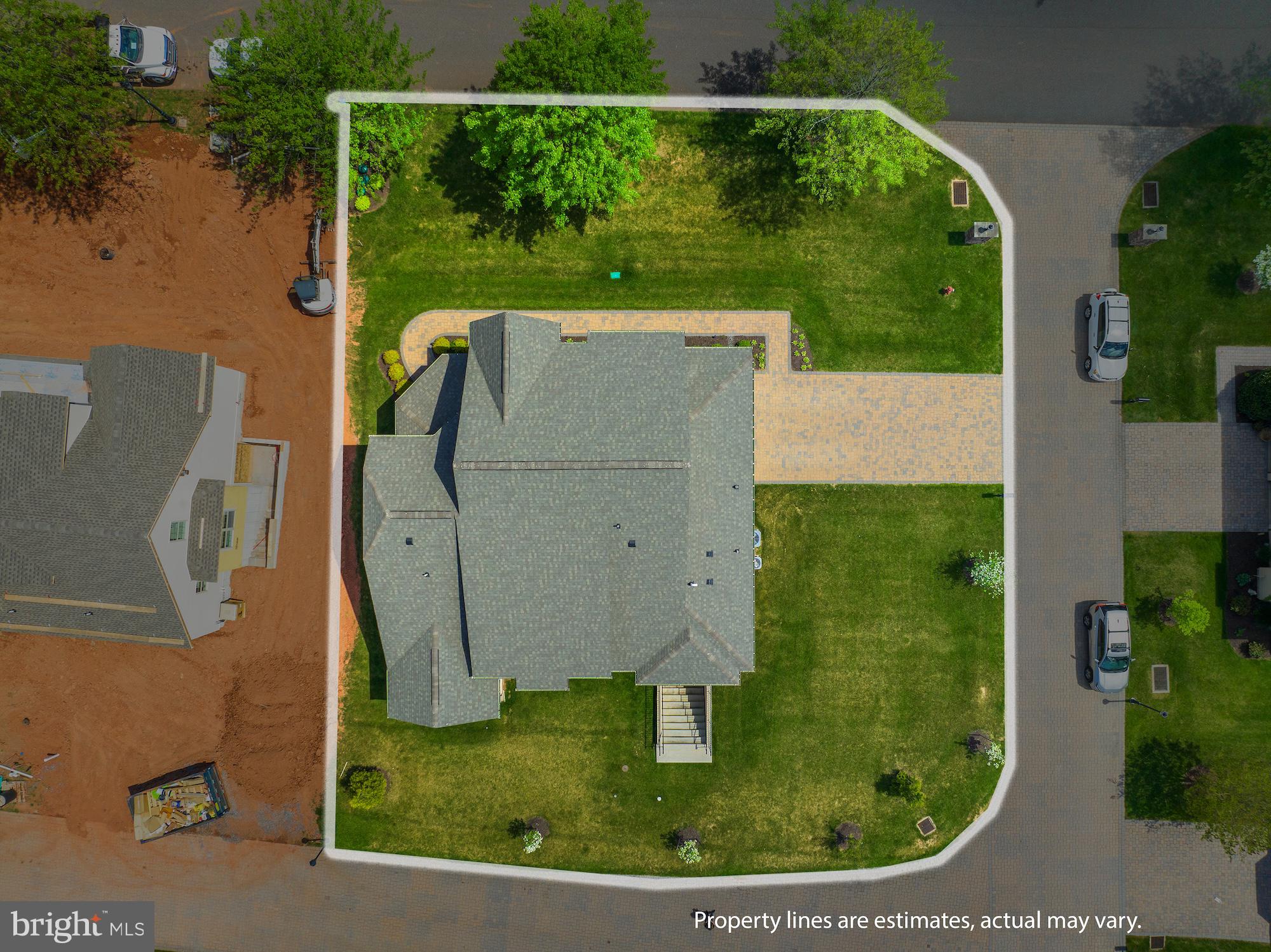 9 LOOKOUT COURT