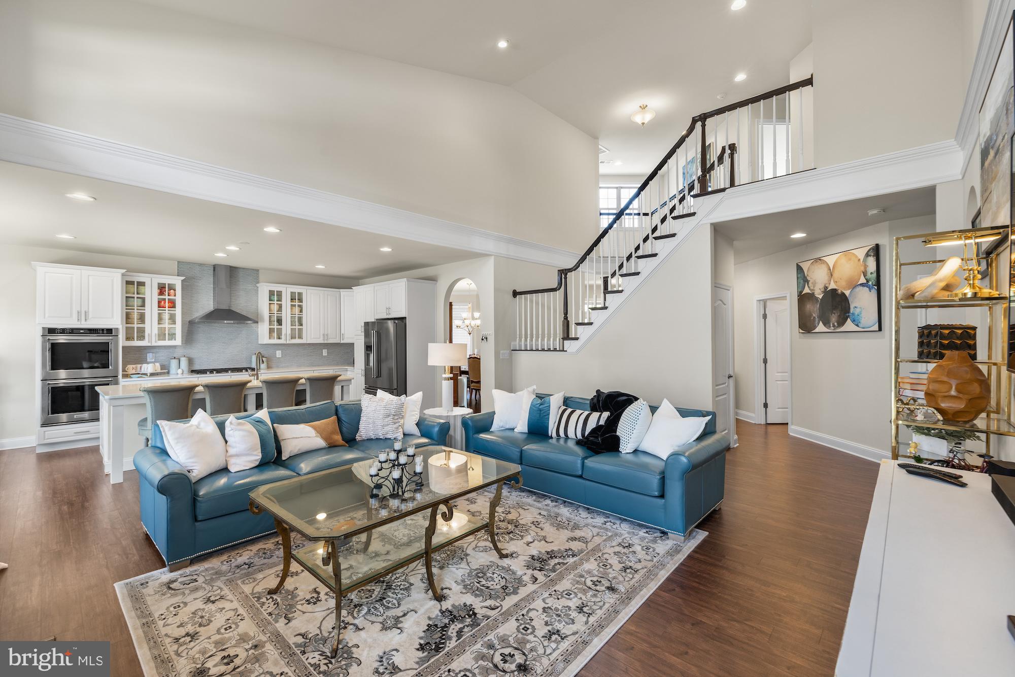 9 LOOKOUT COURT