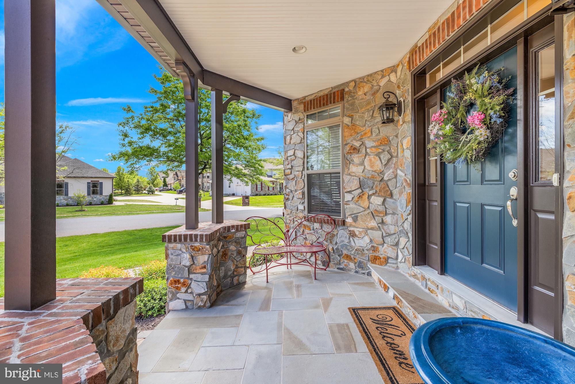 9 LOOKOUT COURT