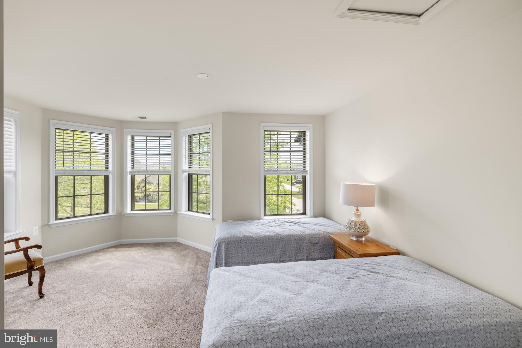 9 LOOKOUT COURT