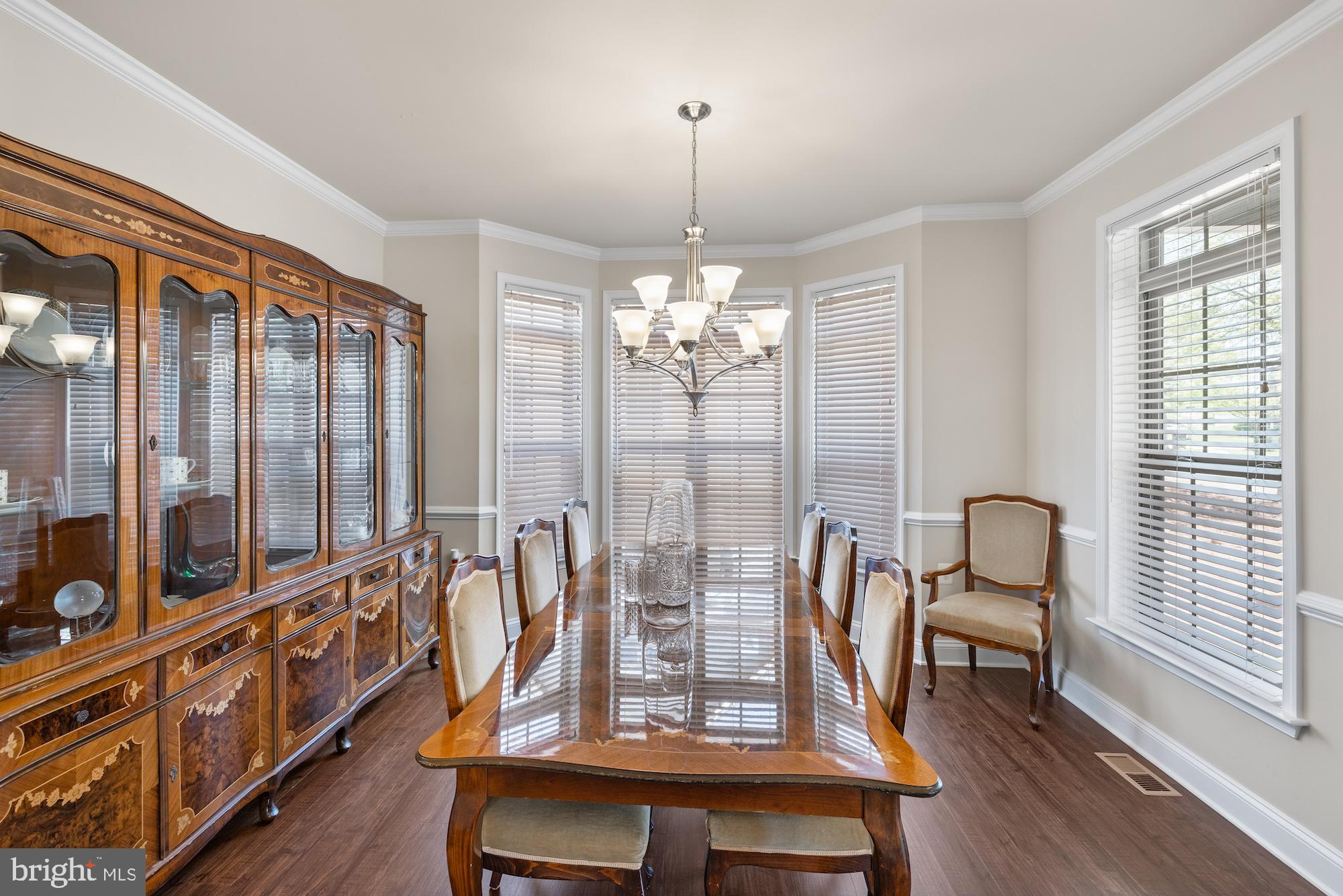 9 LOOKOUT COURT