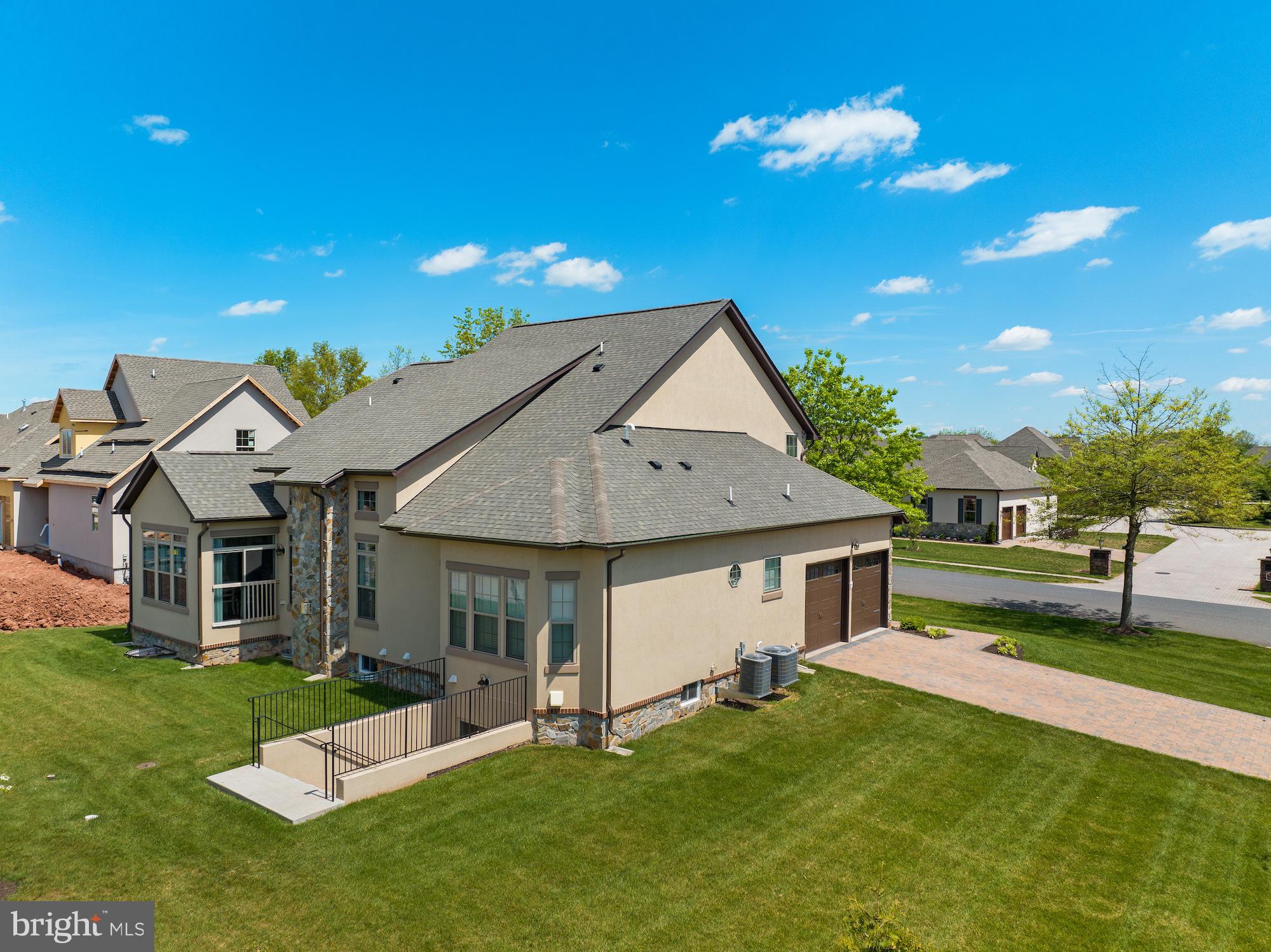 9 LOOKOUT COURT