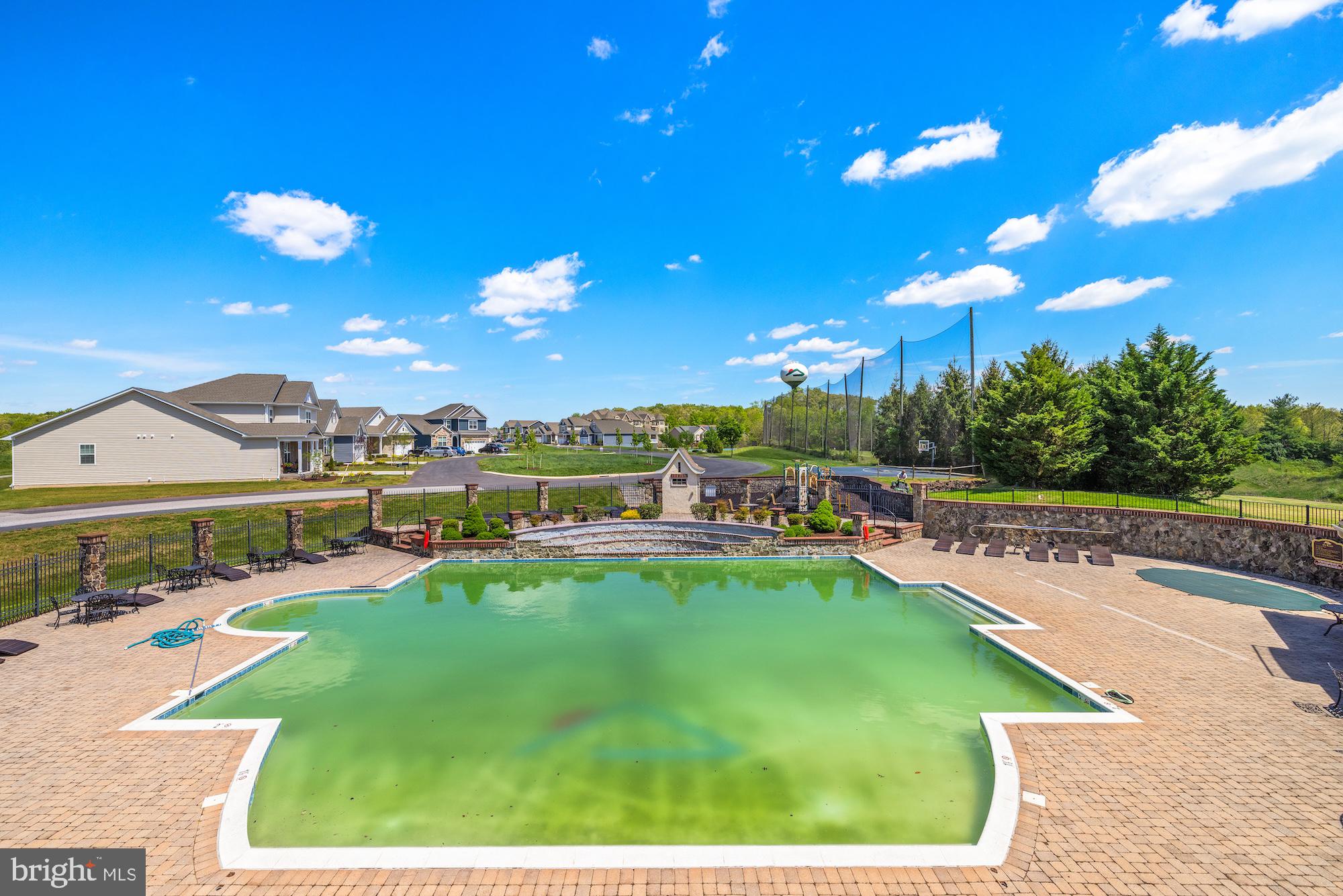 9 LOOKOUT COURT
