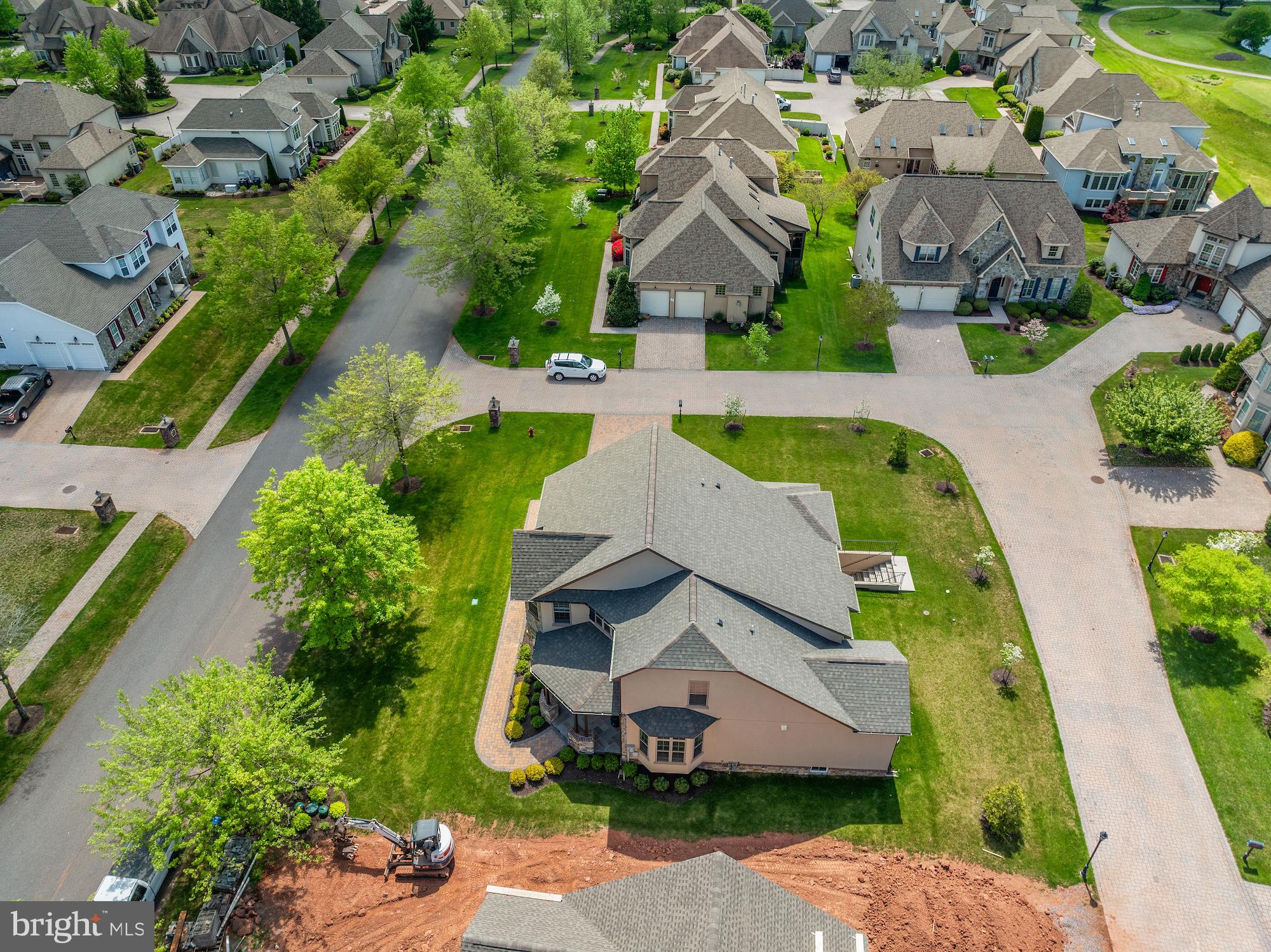 9 LOOKOUT COURT