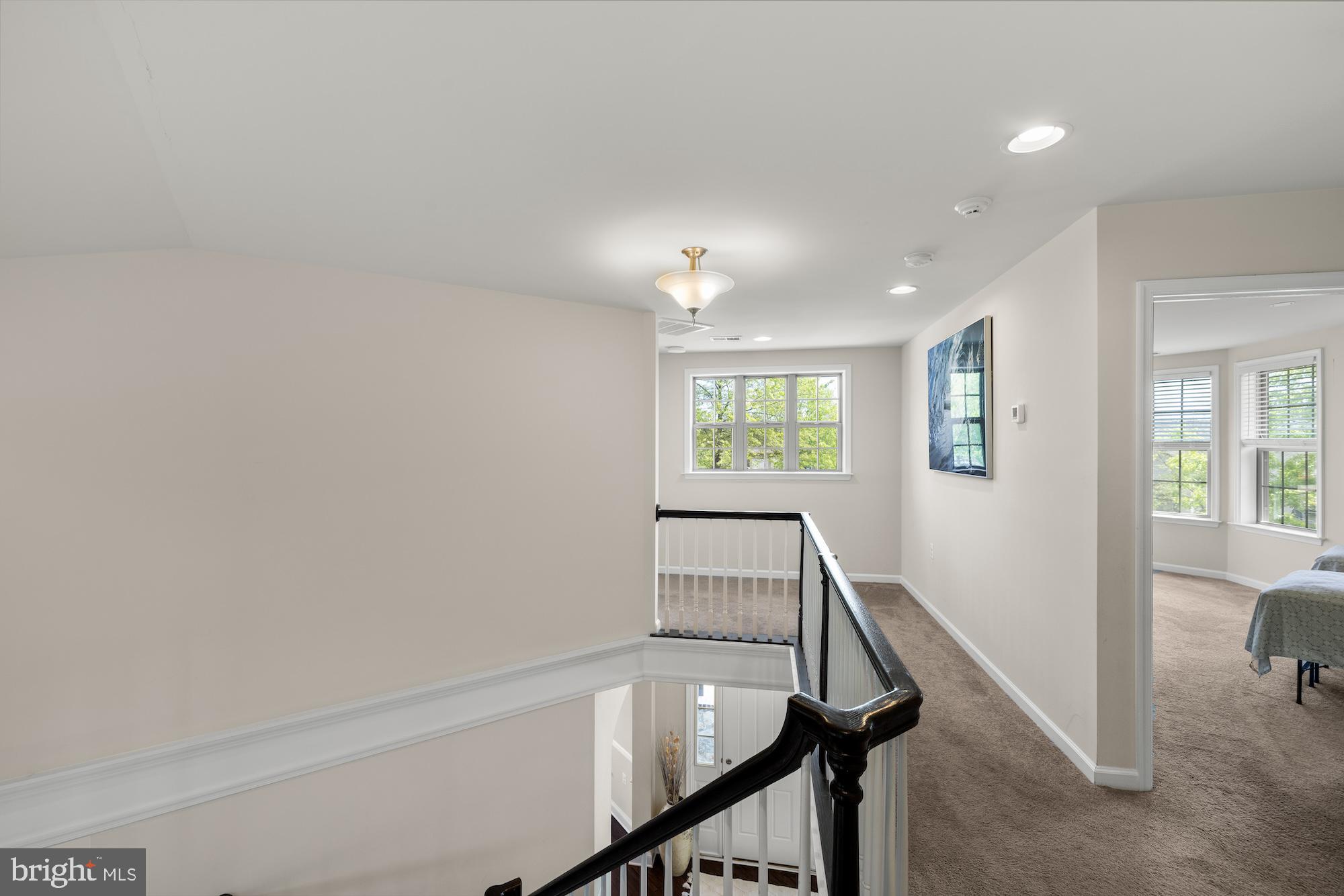 9 LOOKOUT COURT