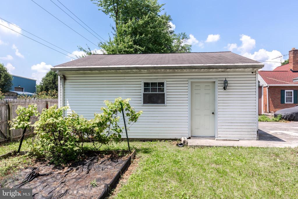 231 E HIGH STREET