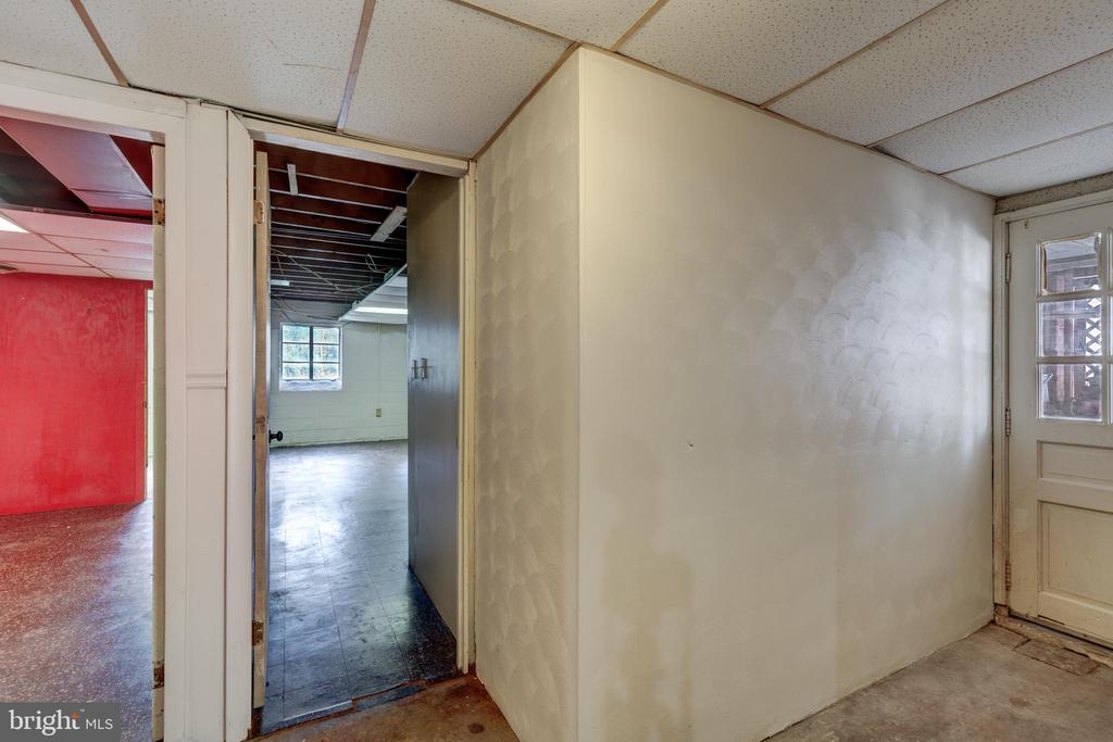 231 E HIGH STREET