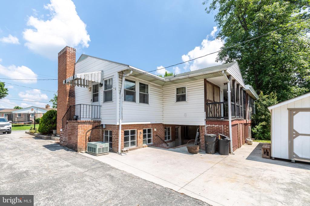 231 E HIGH STREET