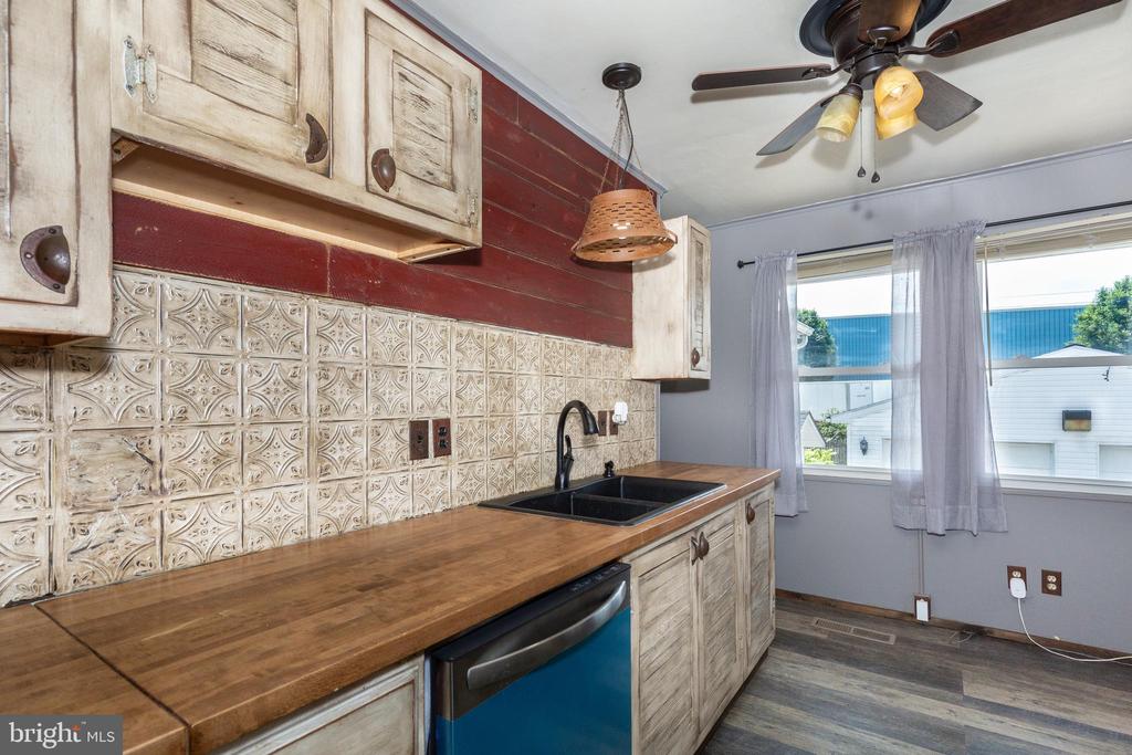 231 E HIGH STREET