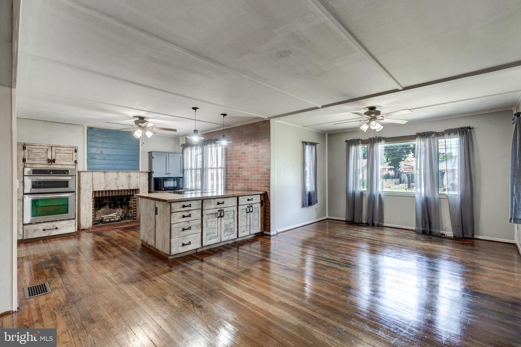 231 E HIGH STREET