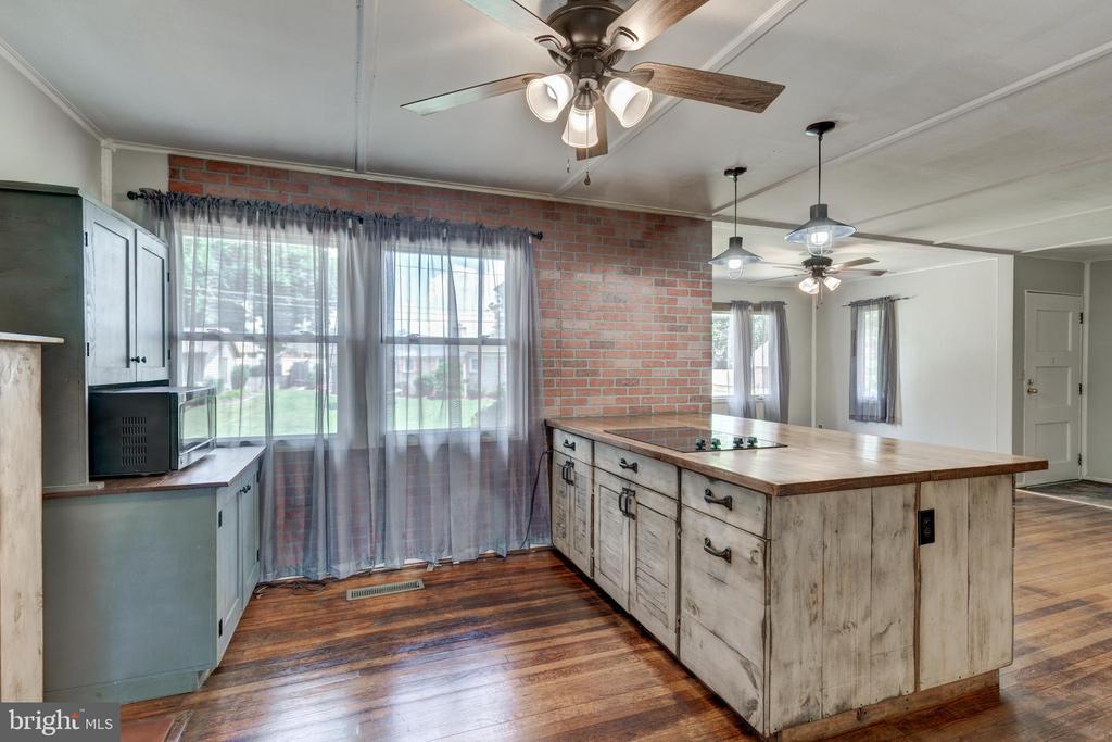 231 E HIGH STREET