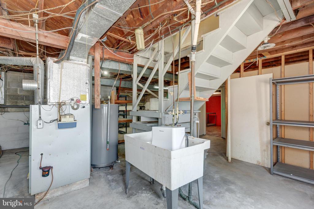231 E HIGH STREET