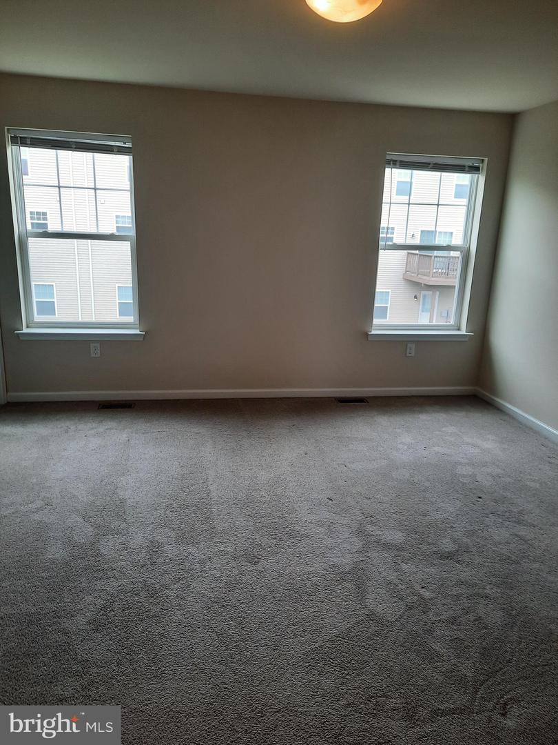 1035 Admirals Quay Dr