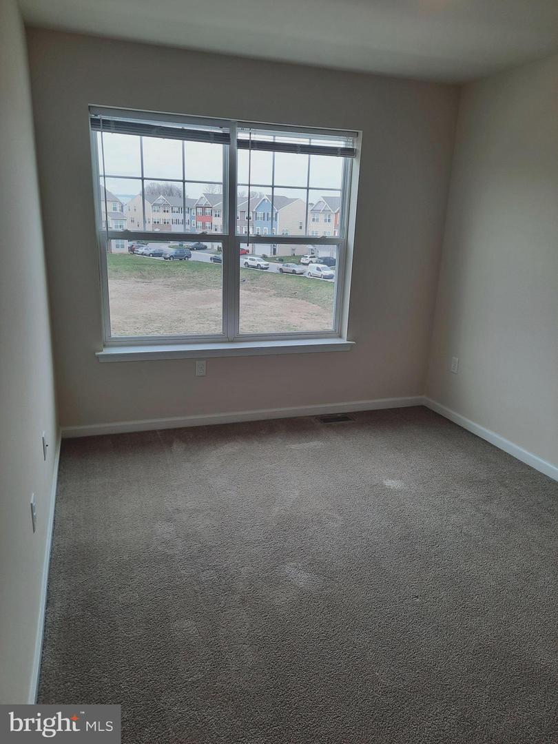 1035 Admirals Quay Dr