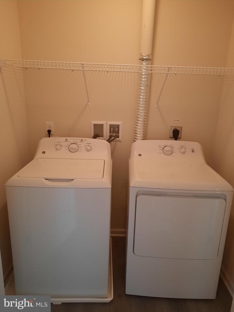 1035 Admirals Quay Dr