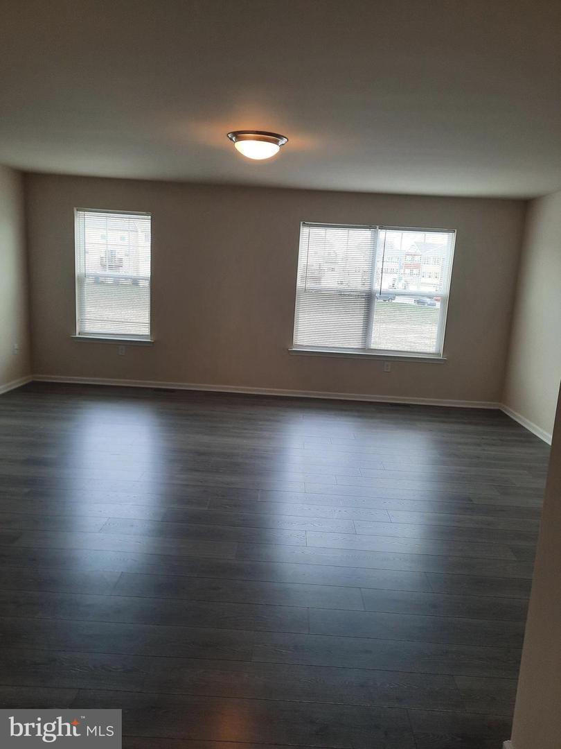 1035 Admirals Quay Dr