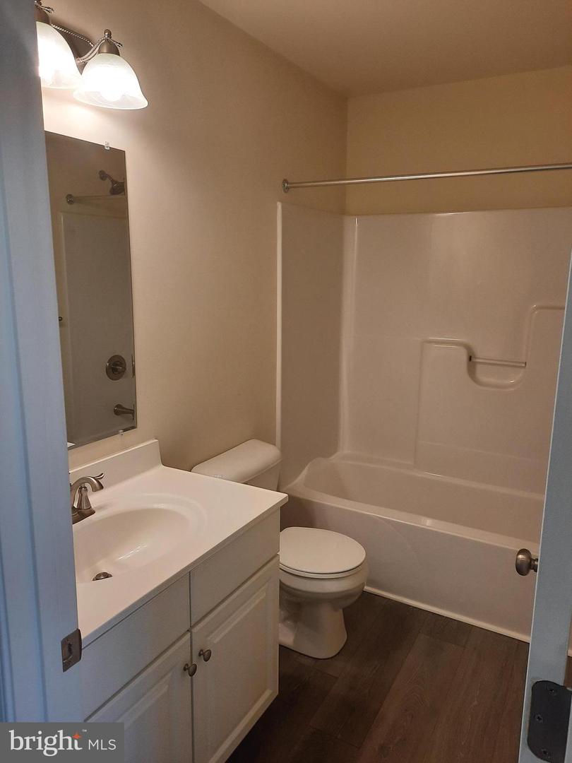 837 Admirals Quay Dr