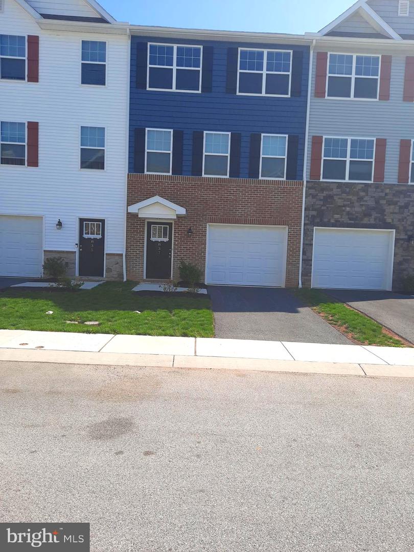 837 Admirals Quay Dr