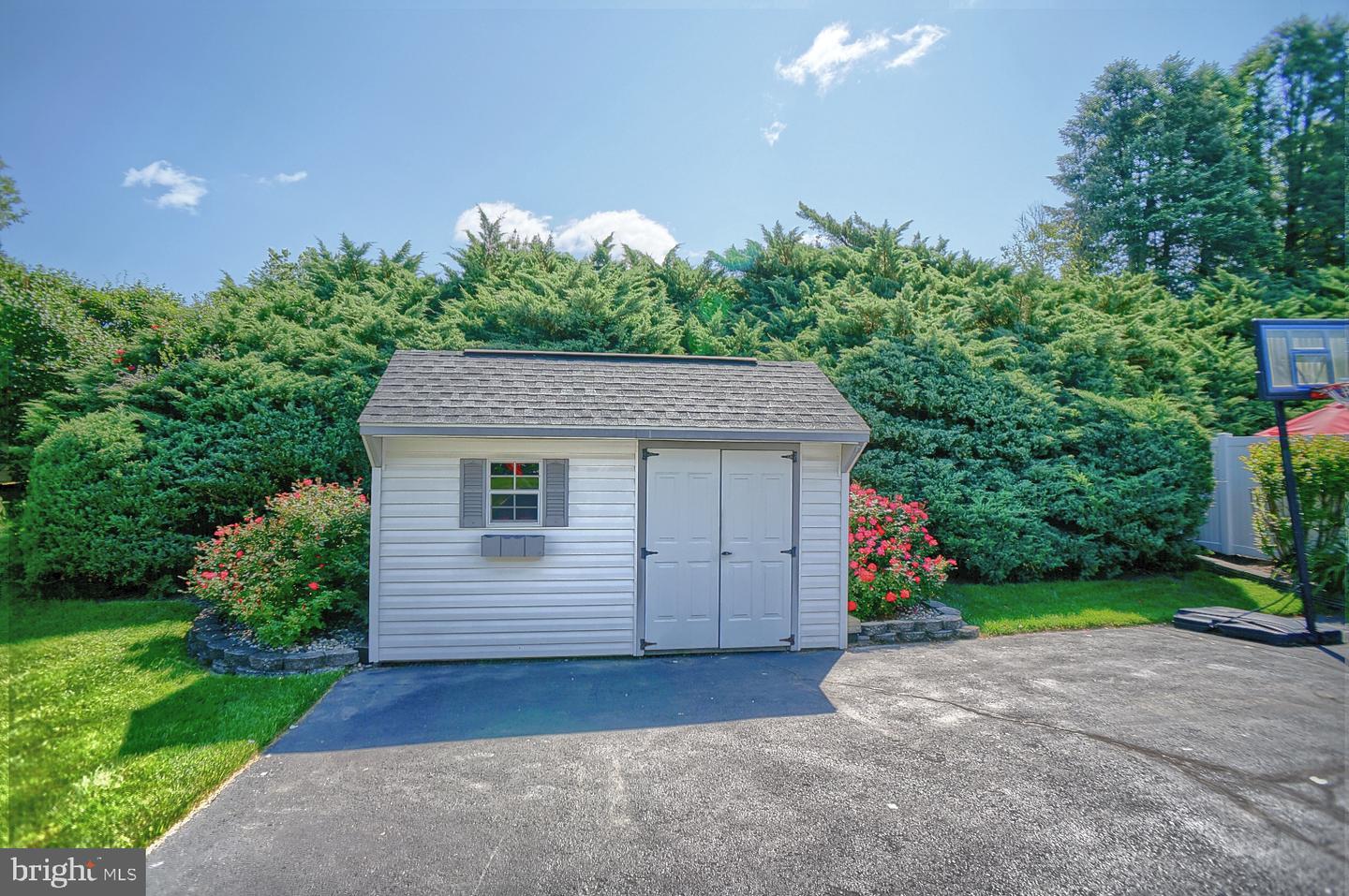 475 Woodcrest Dr