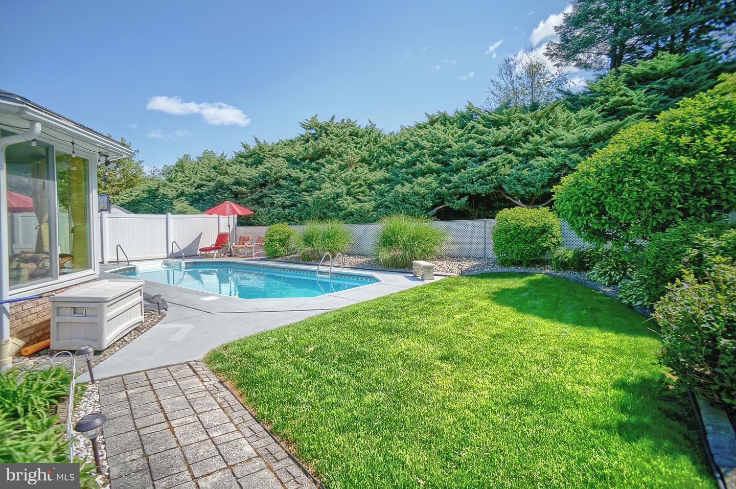 475 Woodcrest Dr