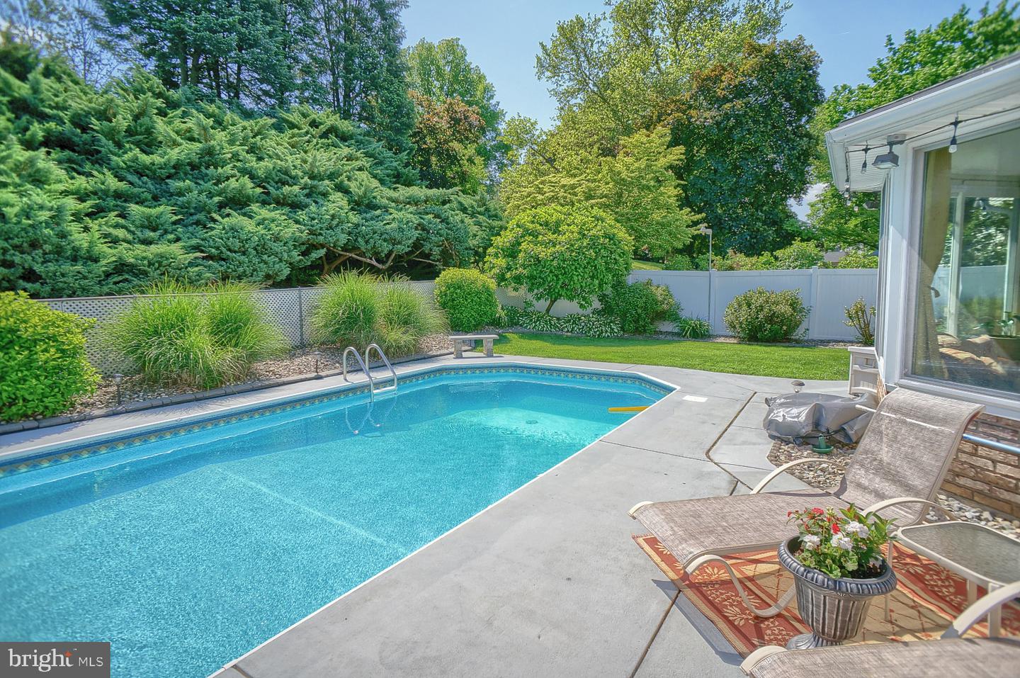 475 Woodcrest Dr