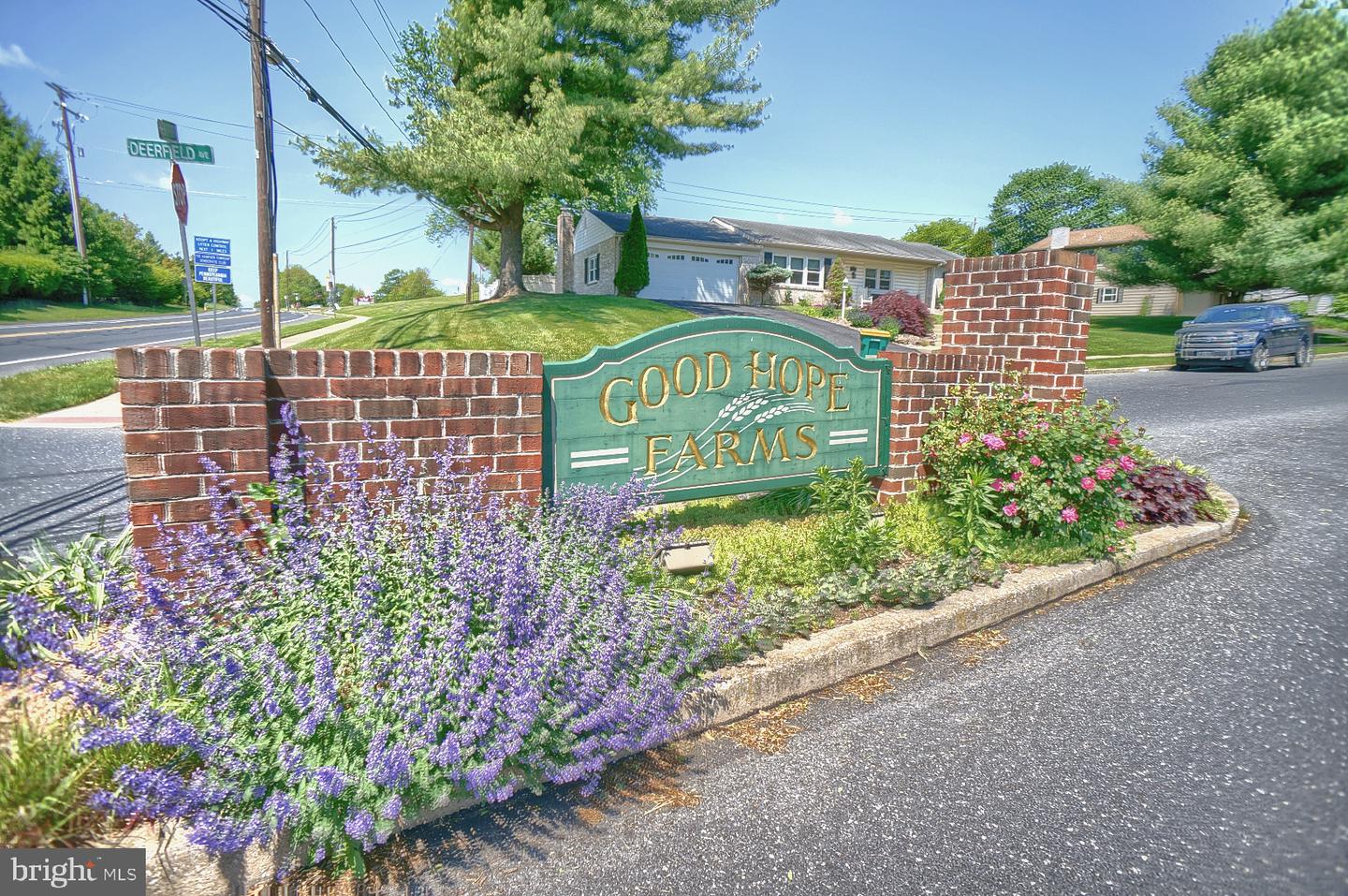 475 Woodcrest Dr