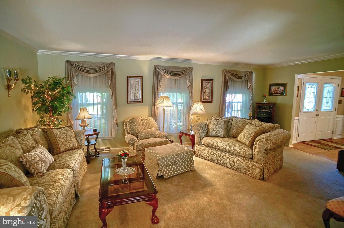 475 Woodcrest Dr
