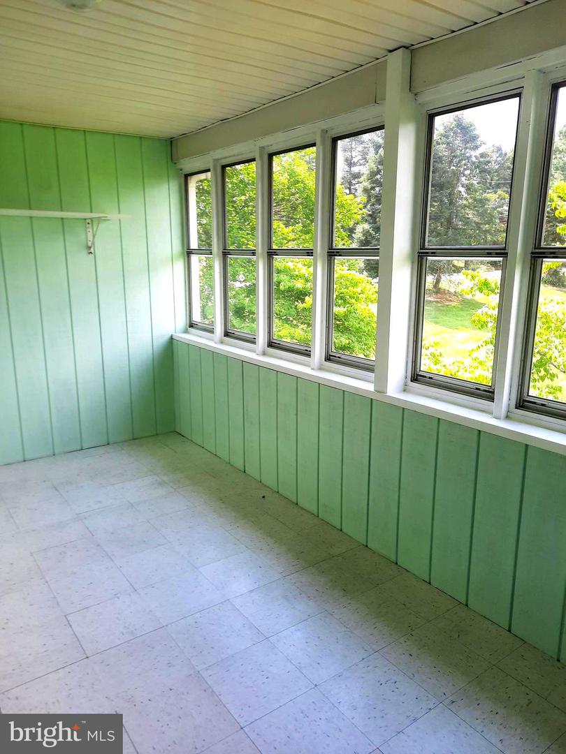 603 Colonial View Road