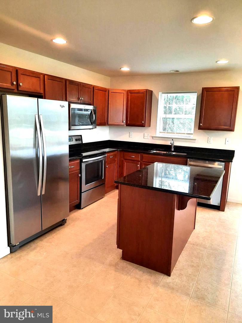 723 Admirals Quay Dr