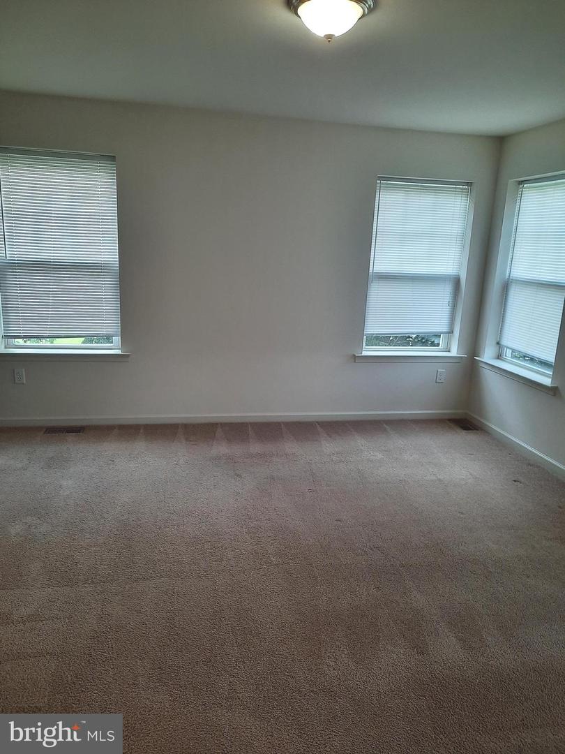 723 Admirals Quay Dr